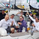 Die Crew der Swan Dantés in Feierlaune