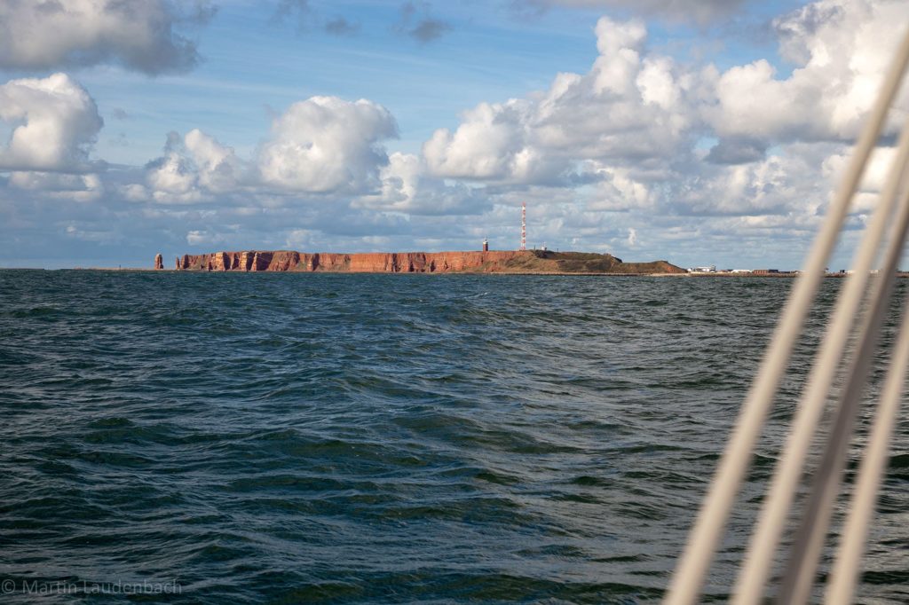 Blick auf Helgoland von der Segelyacht Dantés